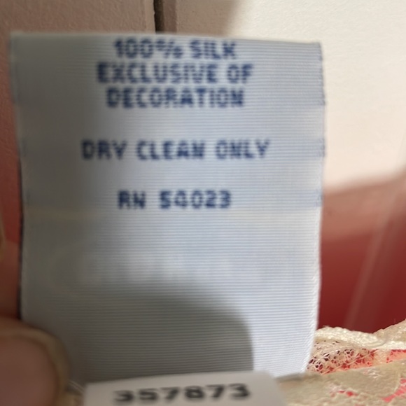 OLD NAVY SILK CAMISOLE. SIZE M. - Picture 7 of 7